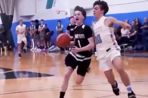 球是打进了，但这过程有点过于夸张了